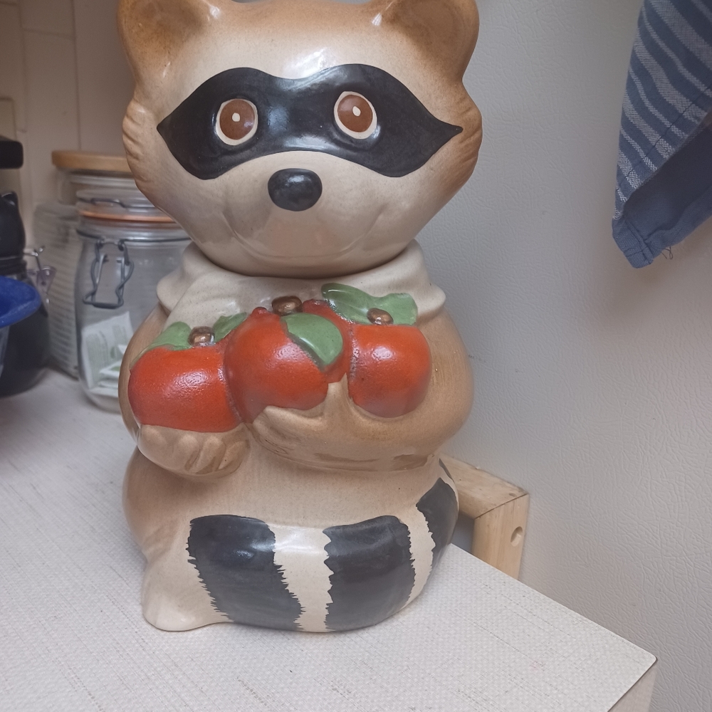 Racoon Cookie Bandit Jar Vintage Metlox Poppy Trail Cottagecore Farmhouse